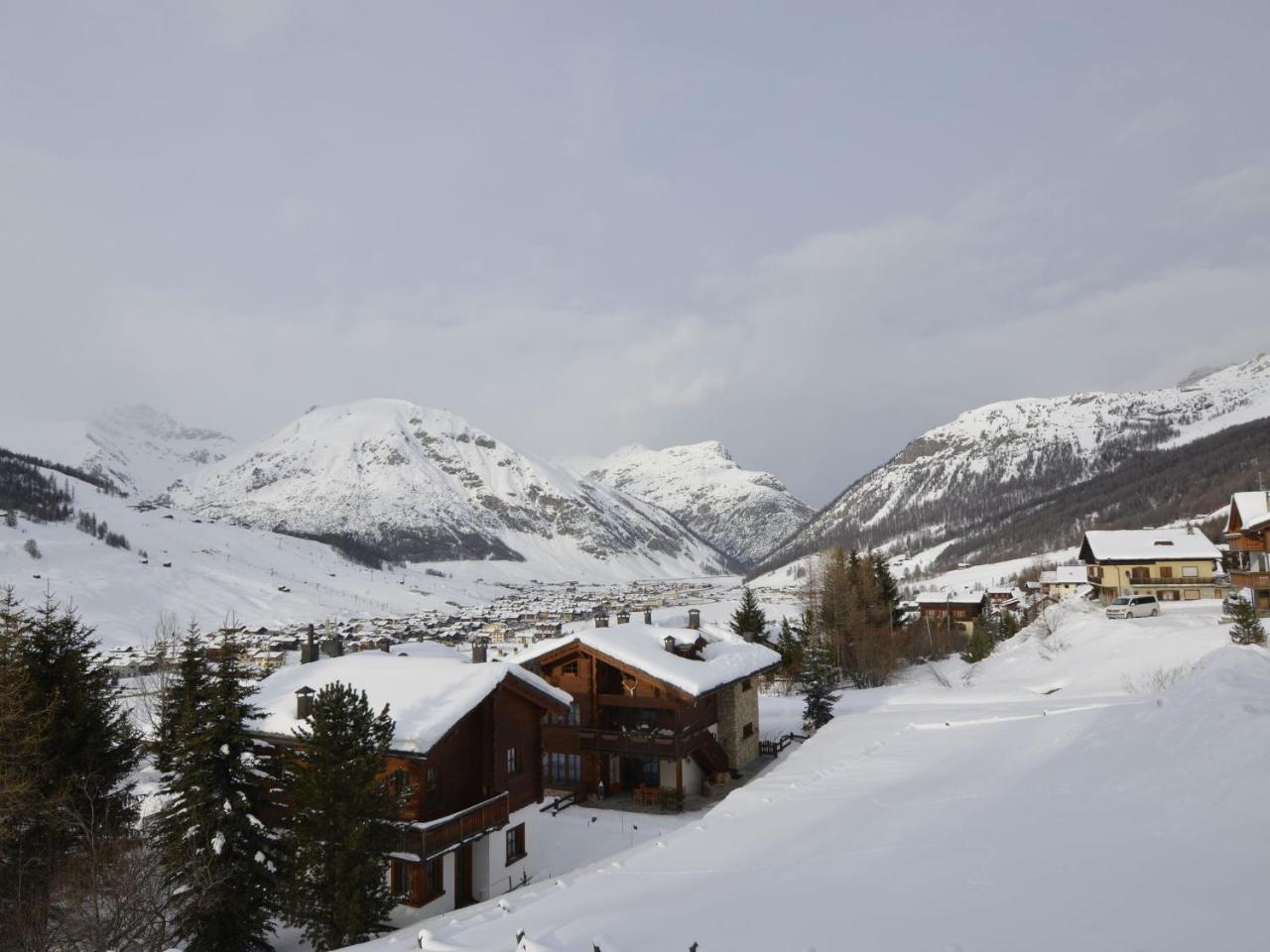 Tranquil Holiday Home In Livigno Italy Near Ski Area Екстер'єр фото